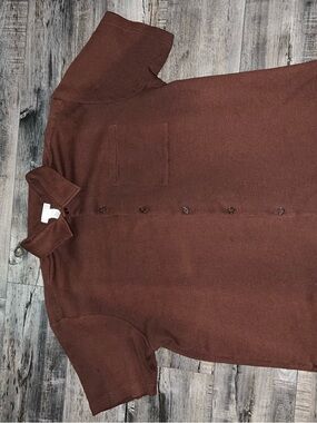 Men's Short-Sleeve Button-Up Shirt in Brown